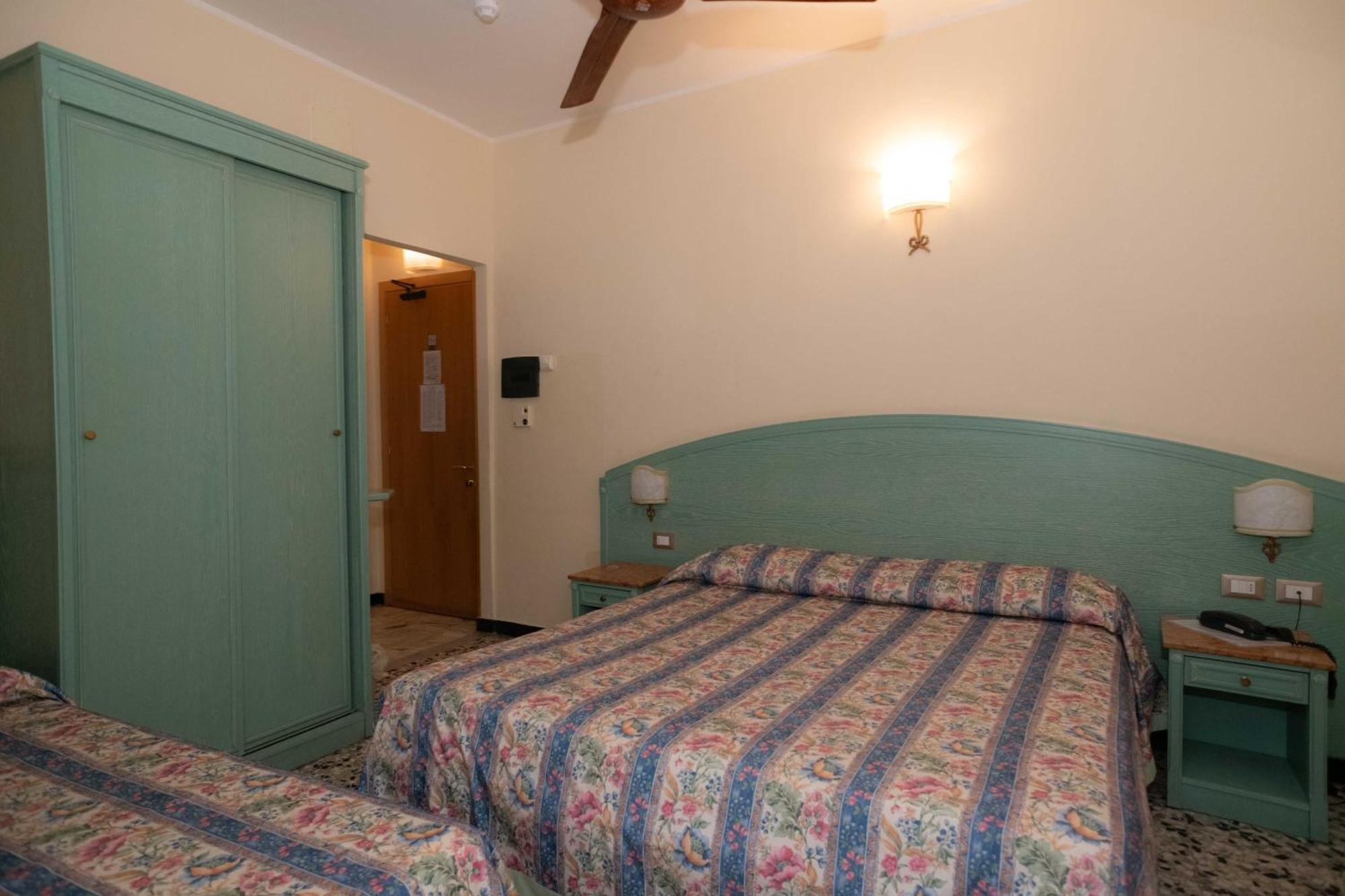 Hotel Magnolia Albenga Extérieur photo